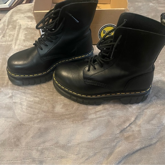 Dr. Martens Audrick Boot size 8 - Picture 6 of 11